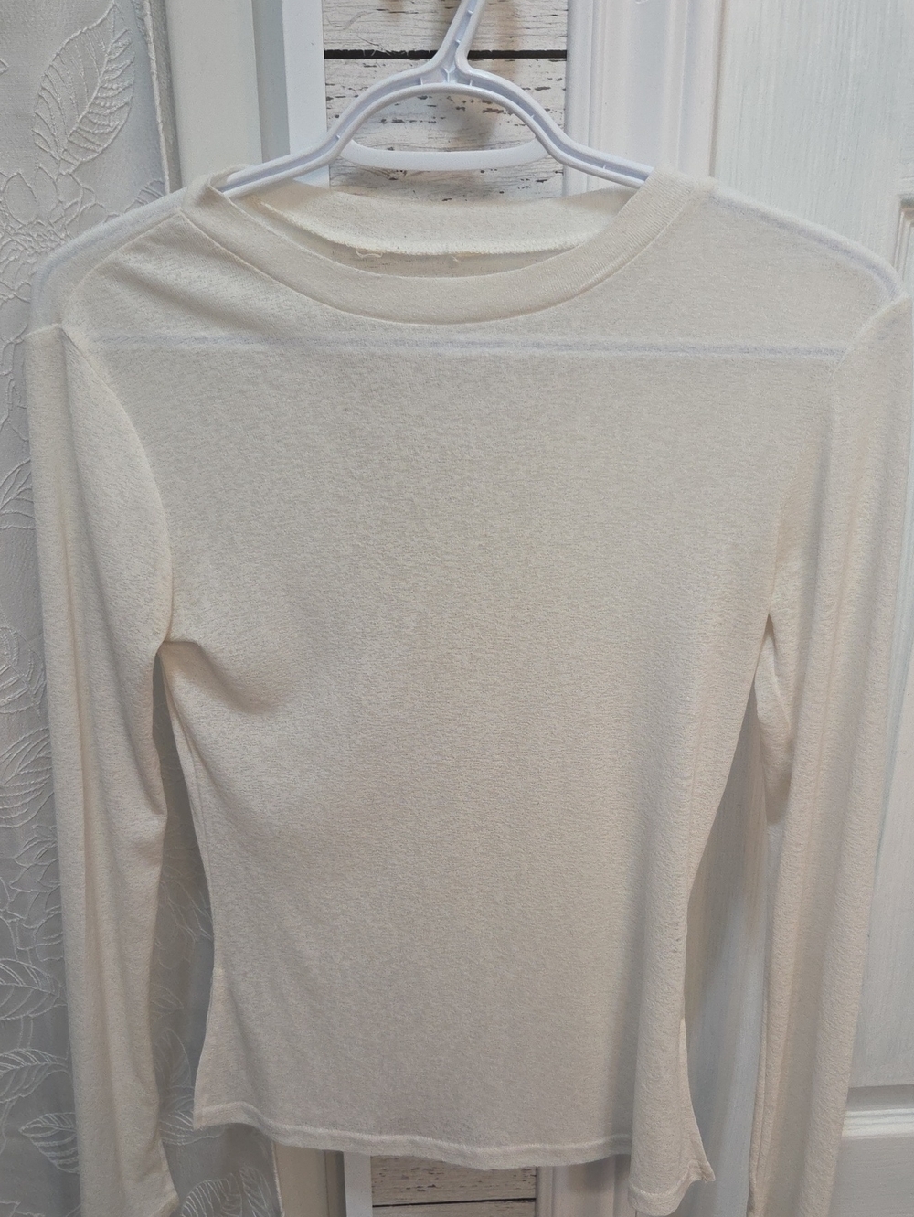 Cream Long-Sleeve Women's Crewneck Top